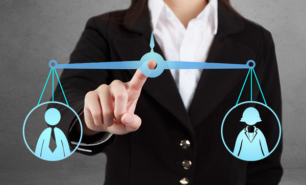 績效評(píng)估：客觀公正評(píng)價(jià)員工表現(xiàn)，激發(fā)員工動(dòng)力