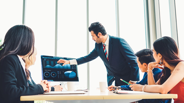 績(jī)效激勵(lì)：激發(fā)員工潛力，提升整體績(jī)效水平