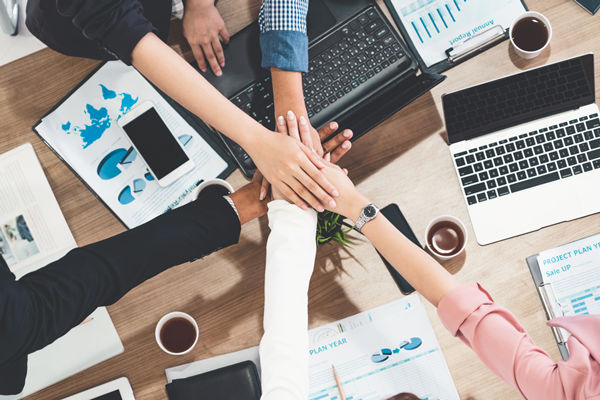 員工薪酬的確定與評(píng)估：公平、激勵(lì)與績(jī)效的結(jié)合