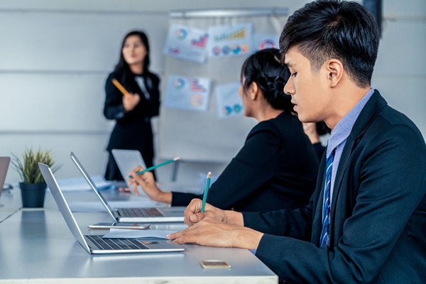 集團(tuán)管控：從分散到集中，打造高效協(xié)同的管控模式