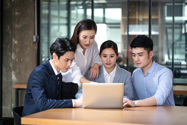 全面薪酬戰(zhàn)略實(shí)施：提升員工滿意度，提升企業(yè)績(jī)效