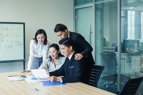 績(jī)效管理：應(yīng)對(duì)變革挑戰(zhàn)，推動(dòng)組織變革成功