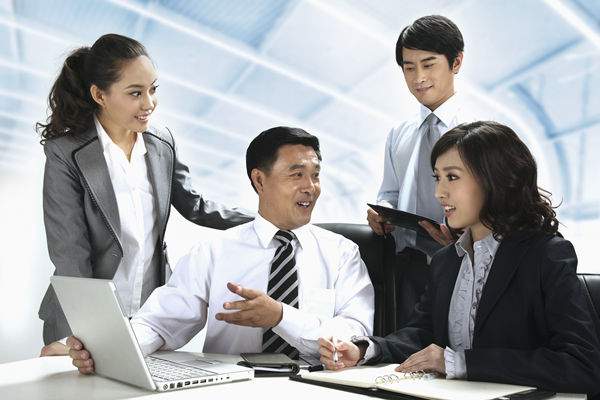 薪酬體系設(shè)計(jì)：根據(jù)企業(yè)戰(zhàn)略，設(shè)計(jì)科學(xué)體系