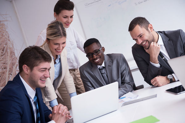 多元化團隊績效管理：適應(yīng)多元化環(huán)境，促進團隊和諧