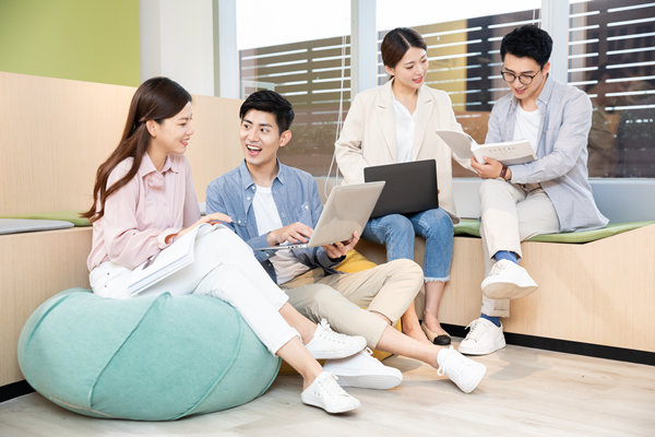 員工培訓(xùn)與發(fā)展：提升技能，實(shí)現(xiàn)卓越績(jī)效