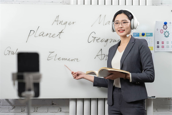 品牌數(shù)字化：借助數(shù)字技術(shù)，創(chuàng)新品牌營(yíng)銷模式