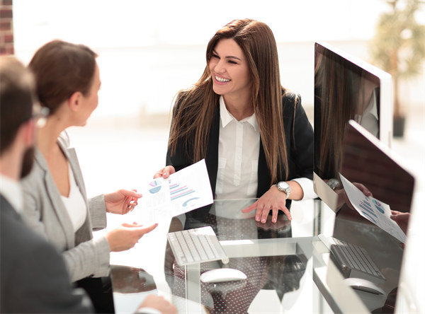 績效評(píng)估與反饋：客觀評(píng)估，持續(xù)改進(jìn)