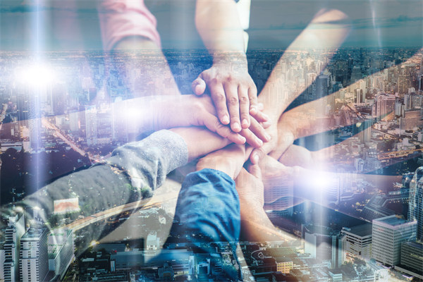 精準(zhǔn)集團(tuán)管控，提升企業(yè)核心競(jìng)爭(zhēng)力，引領(lǐng)行業(yè)變革