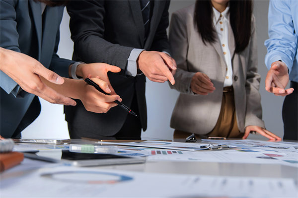 強化集團(tuán)管控執(zhí)行力：確保戰(zhàn)略目標(biāo)與業(yè)務(wù)計劃的實現(xiàn)