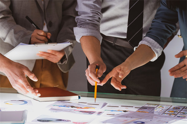 績(jī)效溝通：建立良好溝通，促進(jìn)績(jī)效提升