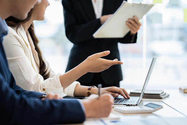 創(chuàng)新集團(tuán)管控模式，提升企業(yè)運(yùn)營(yíng)效率，創(chuàng)造更大價(jià)值