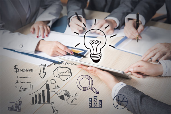 優(yōu)化集團管控流程，加強風險管理與內(nèi)部控制