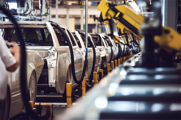 推行精益生產(chǎn)戰(zhàn)略，打造高效能、低成本的生產(chǎn)系統(tǒng)