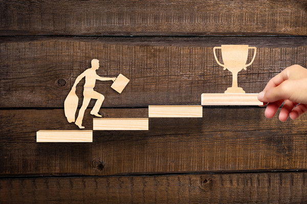 科學(xué)薪酬體系：激勵(lì)員工，提升績效的關(guān)鍵策略