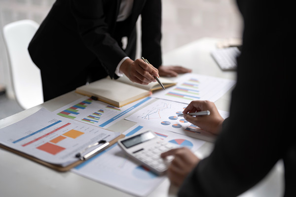 預(yù)算管理決策機(jī)構(gòu)和預(yù)算的日常工作機(jī)構(gòu)分別是？