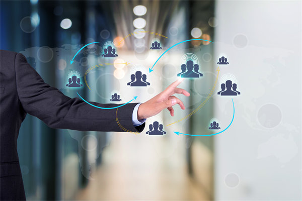 企業(yè)的戰(zhàn)略是精心設(shè)計(jì)的，還是臨機(jī)應(yīng)變的？