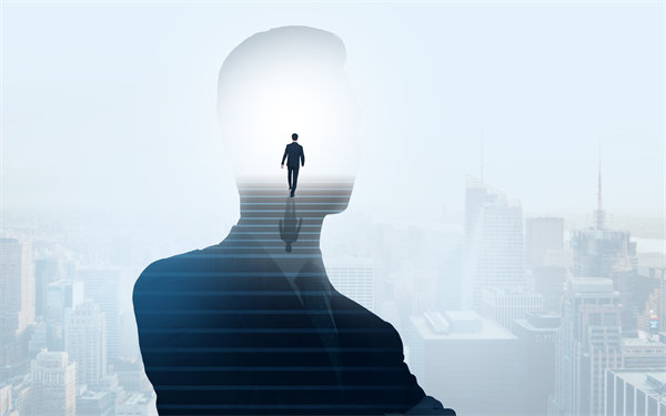 模擬經(jīng)營，發(fā)現(xiàn)企業(yè)不足，制定適合企業(yè)的戰(zhàn)略規(guī)劃