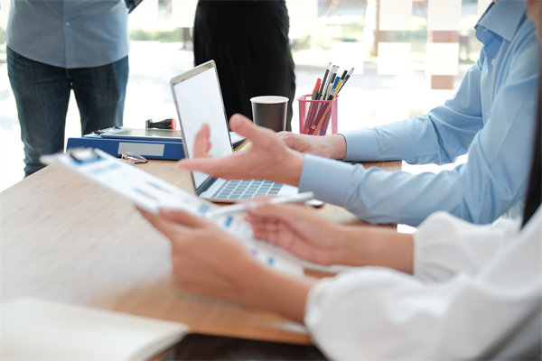 如何科學(xué)設(shè)定KPI，確?？冃Э己思裙接指咝?？