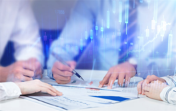 如何在快速變化的市場中精準(zhǔn)定位企業(yè)戰(zhàn)略方向？