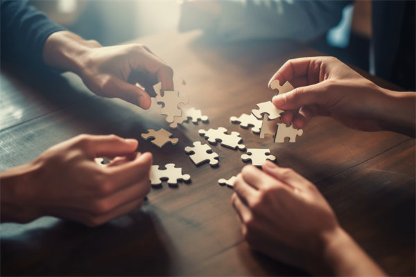 跨國集團(tuán)如何平衡本地化與全球化管控？