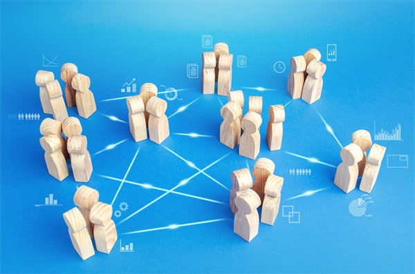 全球化運營中，集團管控面臨哪些新挑戰(zhàn)及應(yīng)對策略？