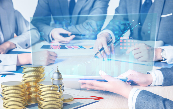 年度計(jì)劃中，如何量化評(píng)估風(fēng)險(xiǎn)與應(yīng)對(duì)策略？