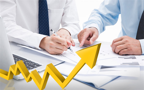 面對(duì)團(tuán)隊(duì)多樣性，如何制定個(gè)性化的績效提升計(jì)劃？