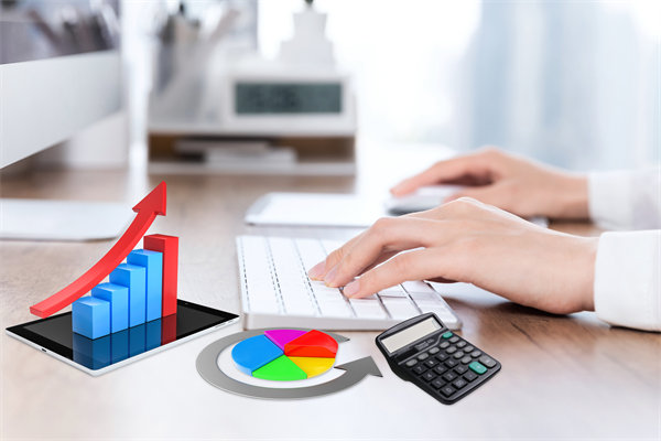 行業(yè)變革下，薪酬調(diào)整策略如何緊跟市場(chǎng)步伐？