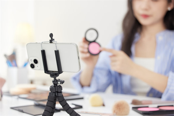 社交媒體營銷中，情感共鳴如何轉(zhuǎn)化為銷售力？