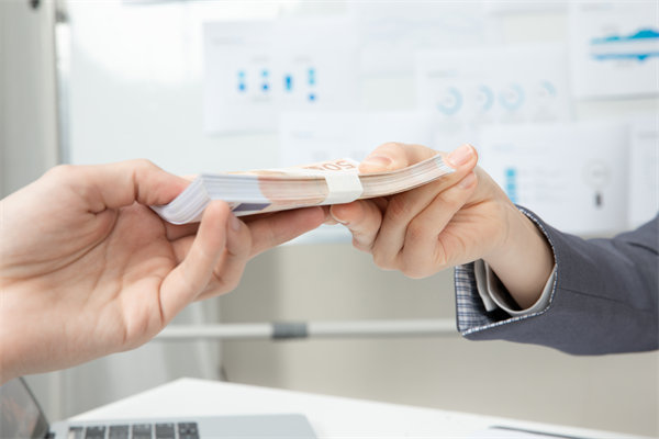 如何設(shè)計高效能薪酬體系以激發(fā)員工最大潛能？