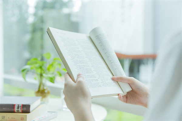 如何平衡個(gè)人績(jī)效與團(tuán)隊(duì)協(xié)作，構(gòu)建共贏績(jī)效文化？