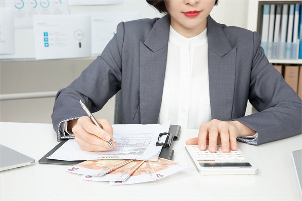 企業(yè)戰(zhàn)略轉型的關鍵成功因素與風險規(guī)避策略何在？