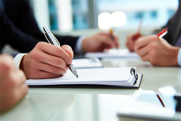 年度經(jīng)營計(jì)劃中的員工培訓(xùn)與發(fā)展計(jì)劃如何設(shè)計(jì)？