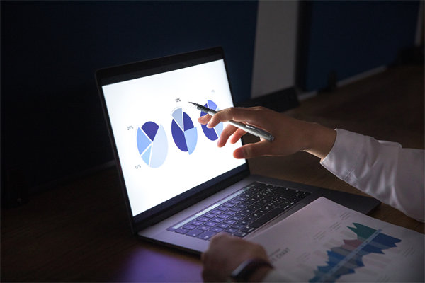 00后吐槽公司無效加班被開除，企業(yè)戰(zhàn)略有何感悟？