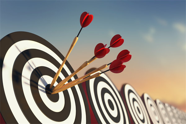 制定年度預(yù)算時，如何兼顧創(chuàng)新投入與成本控制？