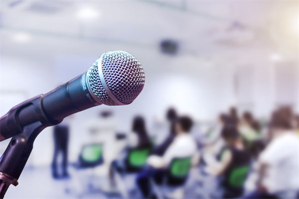 如何確保薪酬績(jī)效體系公平透明，增強(qiáng)員工信任？