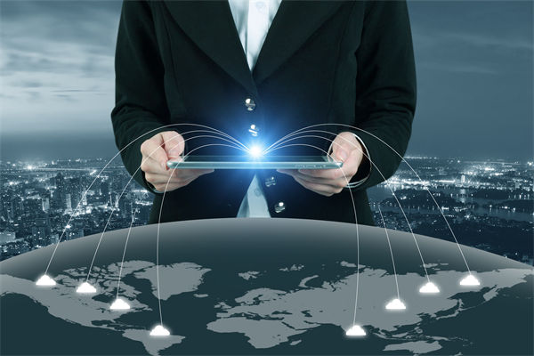 跨國企業(yè)如何管理文化差異以實現(xiàn)全球戰(zhàn)略協(xié)同？