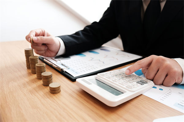 薪酬體系調(diào)整，如何兼顧新員工和老員工的利益？