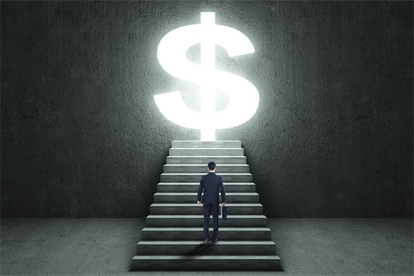 薪酬管理中，如何考慮員工個人發(fā)展，實現(xiàn)長期激勵？