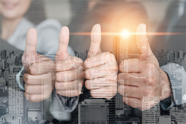 薪酬管理中，如何考慮員工個人發(fā)展，實現(xiàn)長期激勵？