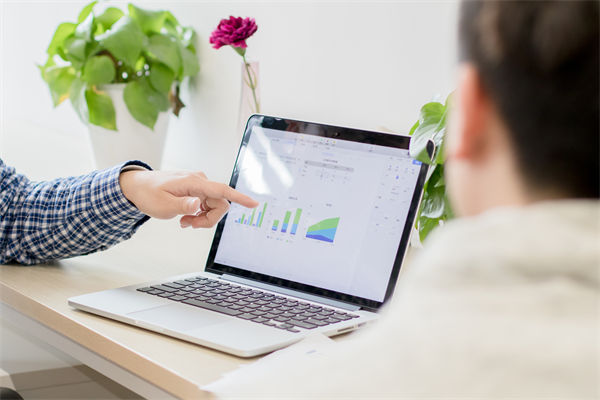 團(tuán)隊(duì)績(jī)效與個(gè)人績(jī)效如何平衡，在薪酬上體現(xiàn)？