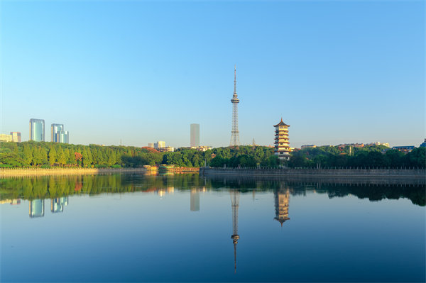 長(zhǎng)沙年度經(jīng)營(yíng)計(jì)劃咨詢公司如何為企業(yè)定制精準(zhǔn)戰(zhàn)略計(jì)劃？