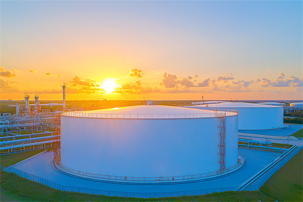 面對(duì)新興技術(shù)，企業(yè)戰(zhàn)略規(guī)劃如何把握機(jī)遇與應(yīng)對(duì)挑戰(zhàn)？