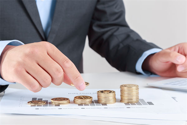 劉強東自購8萬盒巧克力贈員工，對薪酬管理的啟示