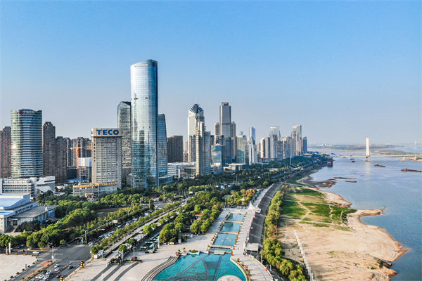 企業(yè)如何借助南昌精益生產(chǎn)咨詢公司提升生產(chǎn)效率與減少浪費(fèi)？