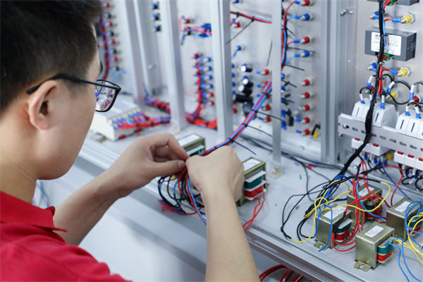 哪些行業(yè)人才火爆就業(yè)市場？人力資源管理有何啟發(fā)？