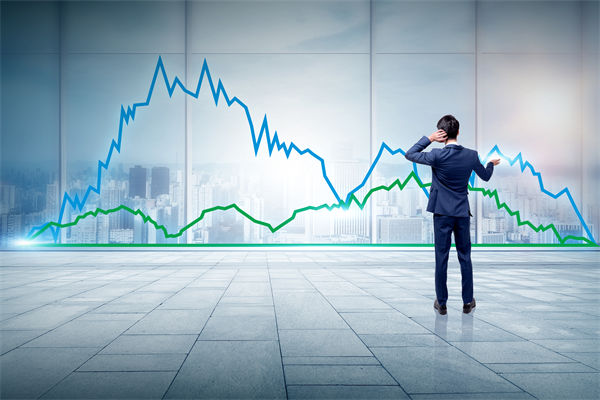 員工績(jī)效不佳，是應(yīng)該立即解雇還是給予改進(jìn)機(jī)會(huì)？