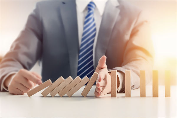 A股開盤大跌，近800股跌超9%，關聯企業(yè)如何調整戰(zhàn)略？