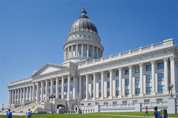 特朗普：不會暫停關(guān)稅政策，對民企供應(yīng)鏈的影響有？