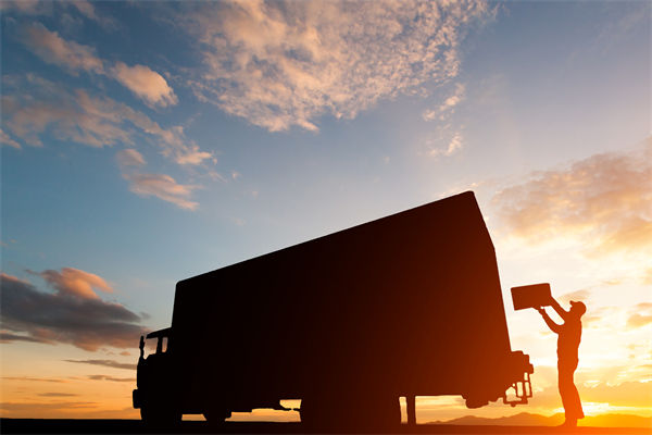 快遞員入職京東13年工資共100多萬，其他企業(yè)怎么看？